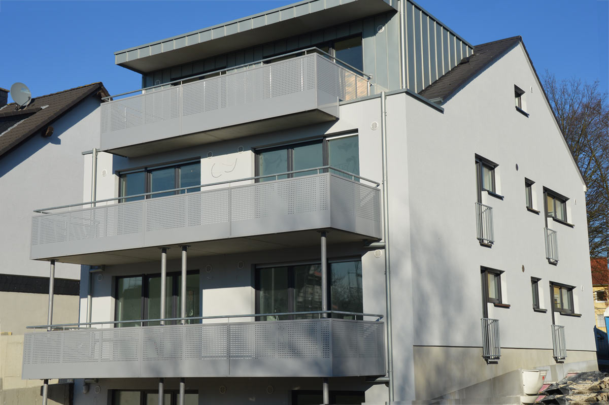 Neubau mit Balkonen